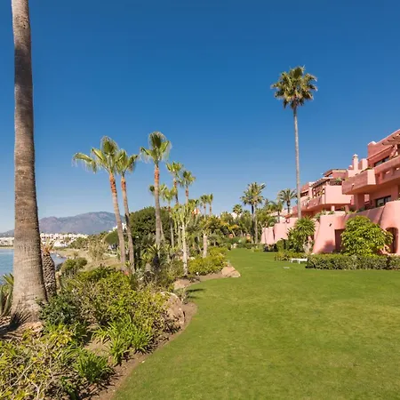 The Sapphire Hideaway Apartment