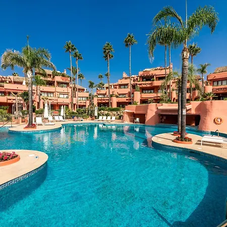 The Sapphire Hideaway Apartment *